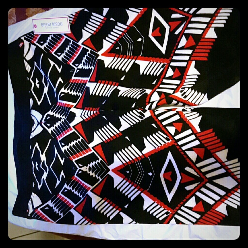 Bisou Bisou leggings with faux leather stripe down