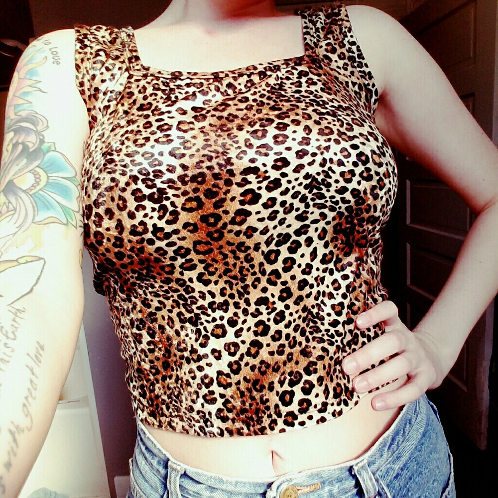 Vintage Cheetah Crop Top - Picture 2 of 3