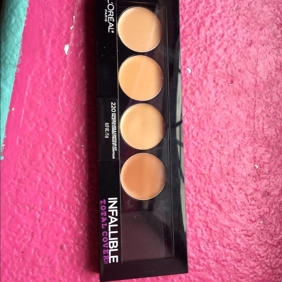 makeup - Picture 2 of 3