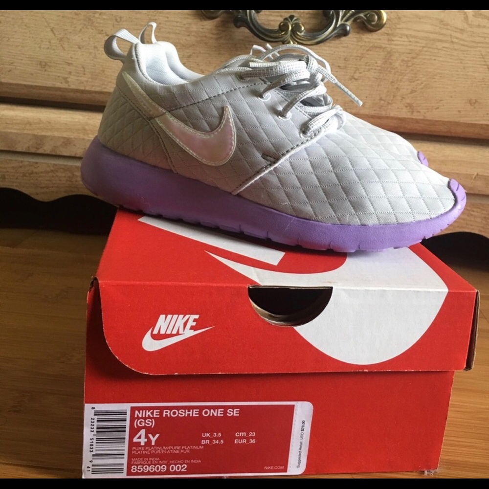 Nike Roshe One 4 youth-6 women's