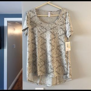 LuLaRoe Classic T - Size Medium
