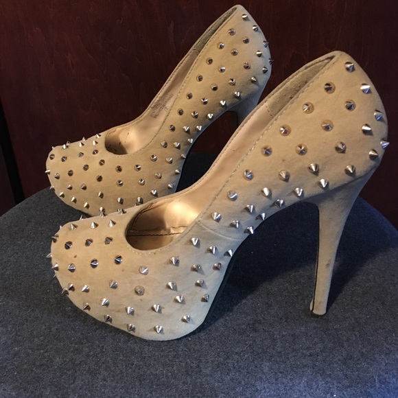 Gold Studded Nude Platform / EUC in box - Picture 2 of 7