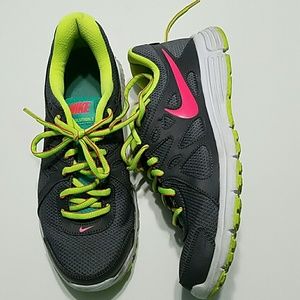 Nike Revolution 2