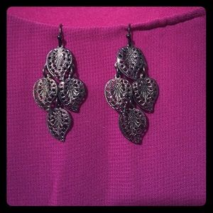 Black leaf dangling earrings