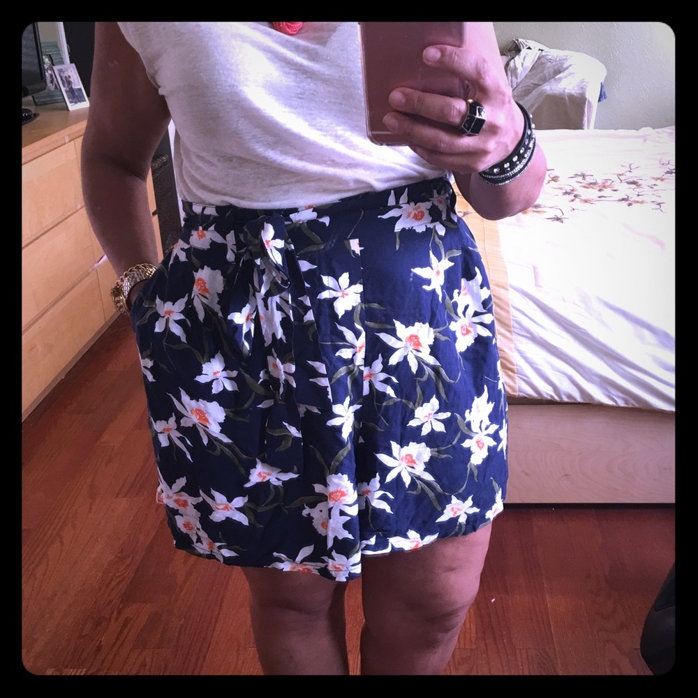 Old Navy Floral Print Short.