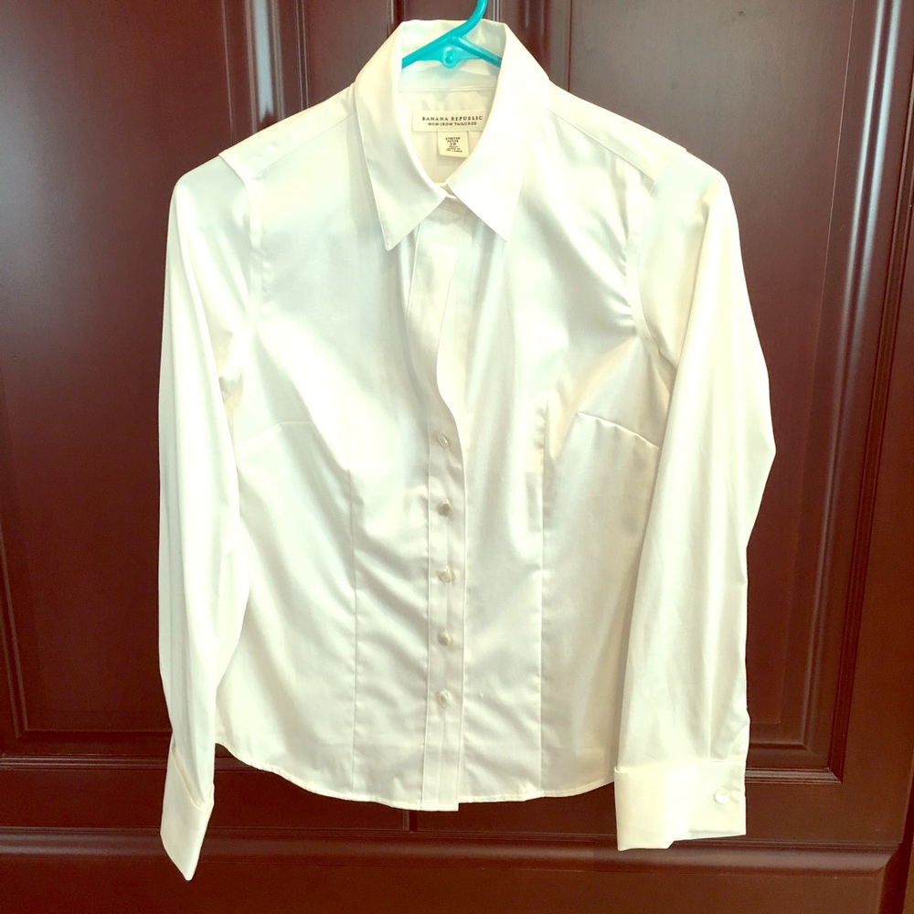 Banana Republic crisp white dress shirt