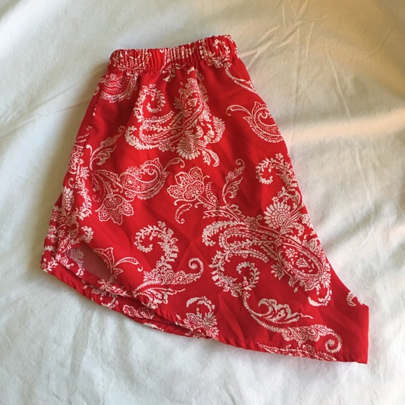 Boutique Paisley Shorts - Picture 2 of 3