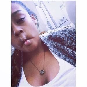 Meet your Posher, Mia