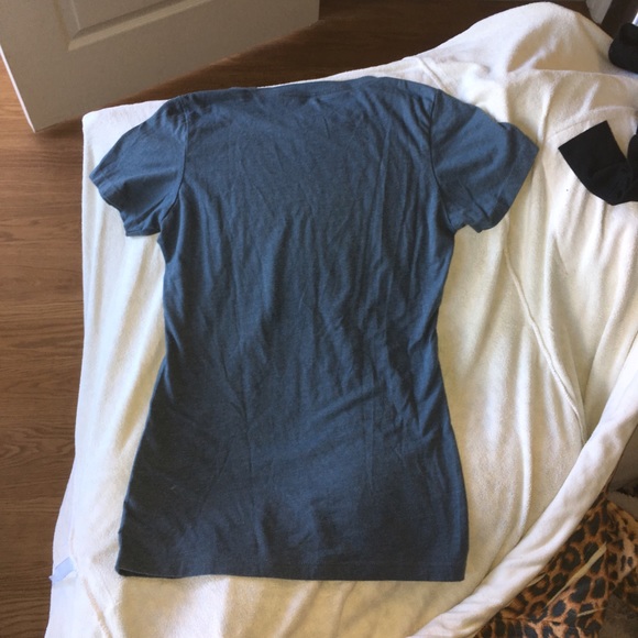 "Live Slow" Sloth Tee size S never worn - Picture 2 of 3