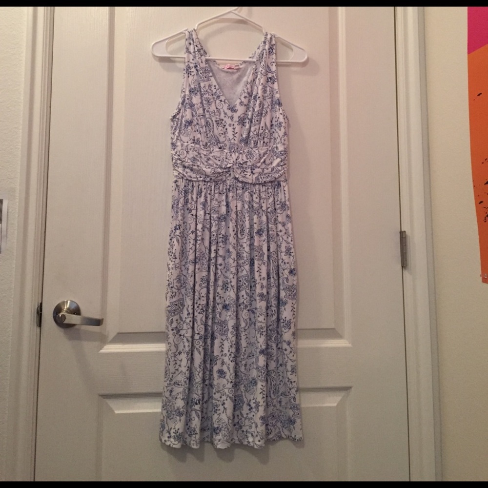 Adorable spring dress!