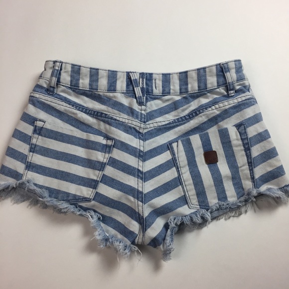 Striped Distressed Roxy Shorts - Picture 3 of 5