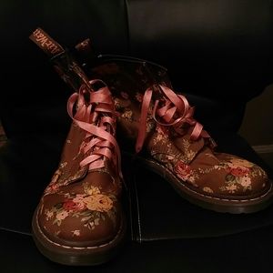 Air walk Flower canvas boots
