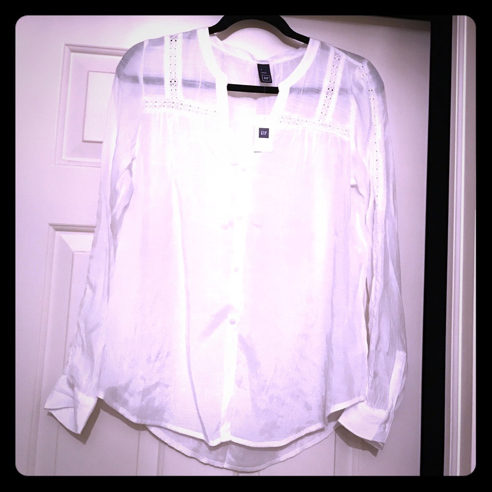 Gap size medium gauzy white shirt