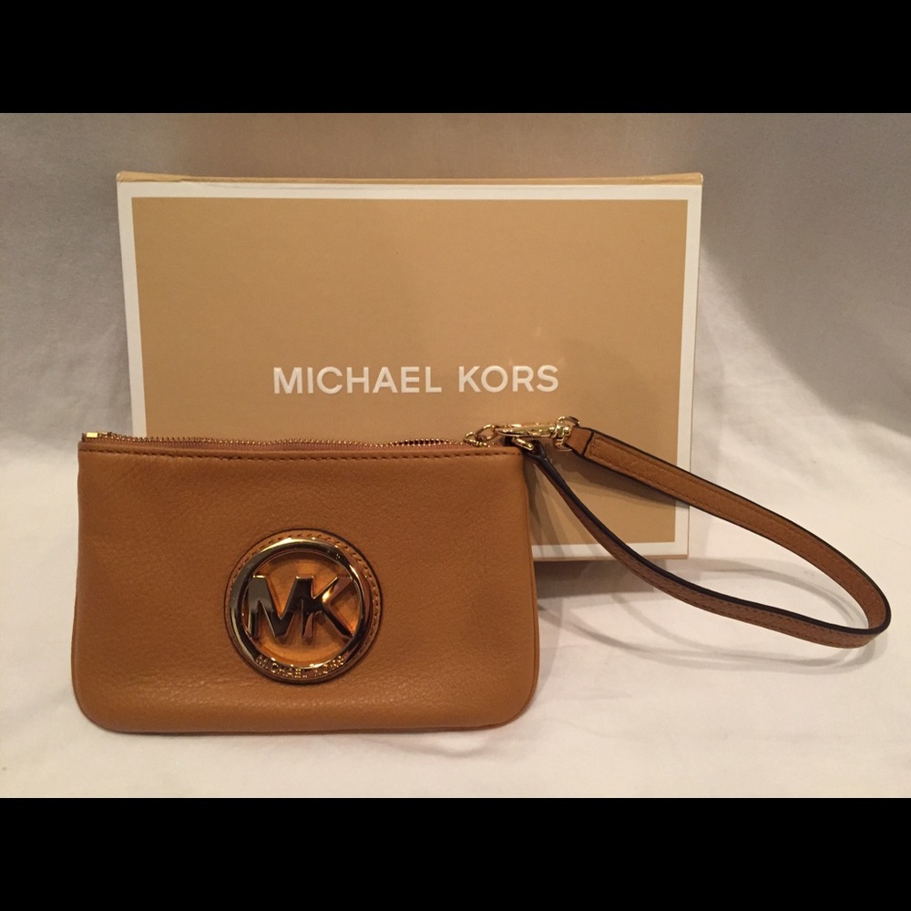 NWT Michael Kors Wrislet in Luggage