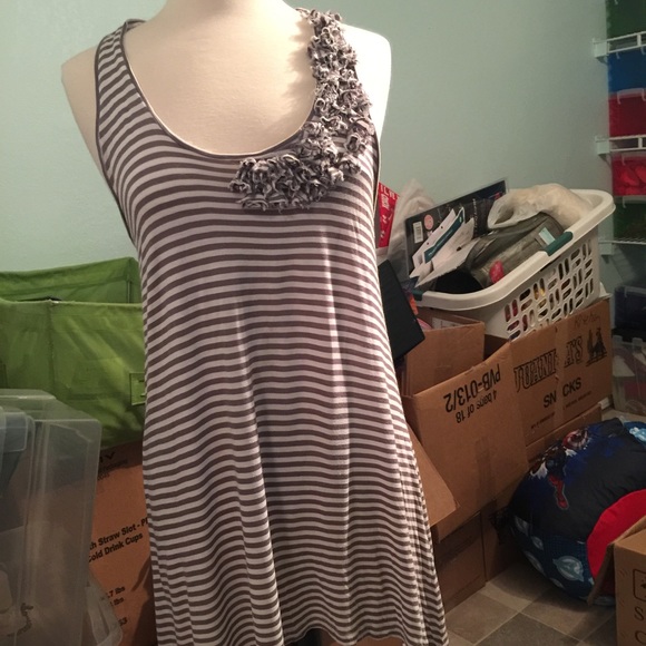 CAbi Tops - Cabi size Medium long Tank Top