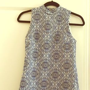 Taylor sleeveless geo print shift dress size 4