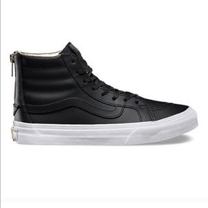 ⭐️Womans Leather High Top Vans⭐️