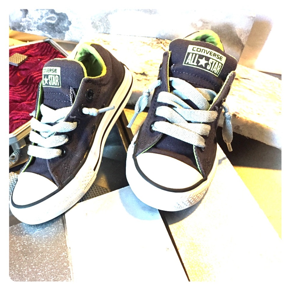Converse All Stars little boys size 11 green & blk