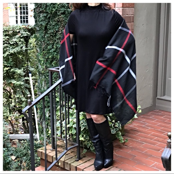 ✨LAST ONE ✨Black high neck cap sleeves swing dress - Picture 2 of 8