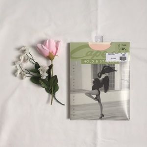 NWT Capezio Footed Tights