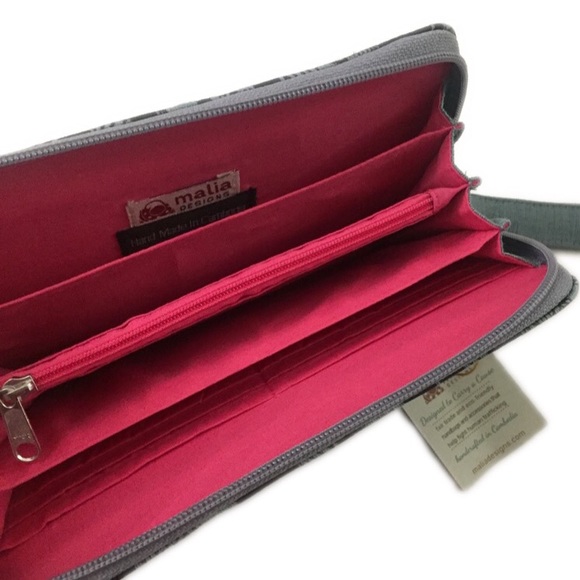 NWT Malia Designs Clutch - Picture 2 of 2