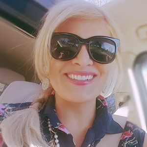 Meet your Posher, Kelli