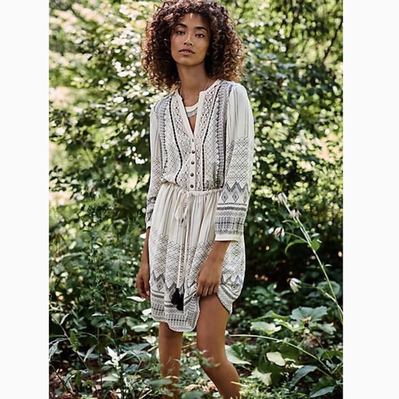 Anthropologie Dresses & Skirts - Floreat Perrie Lace Dress