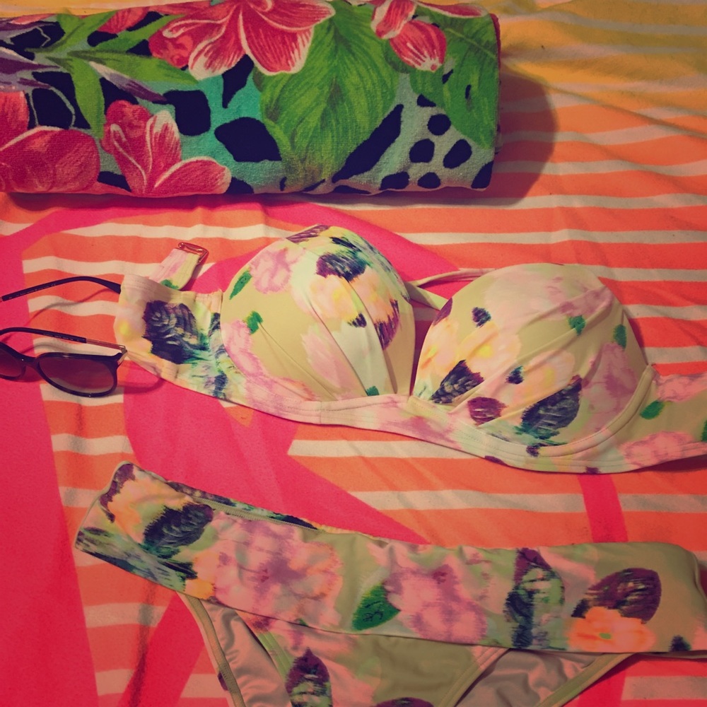 Victoria's Secret swim set