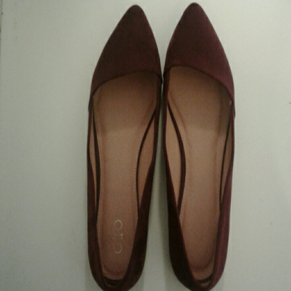 Maroon pointed flats