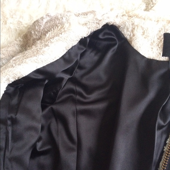 SOLD!! Smythe Gorgeous tweed jacket. Offers!! 💕 - Picture 7 of 7