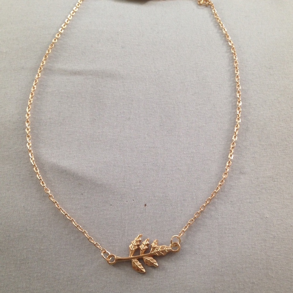 🌺 sale 2/$16 or 3/$20🌺  Leaf Necklace - Picture 4 of 4