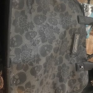 Beautiful  💀 skull purse