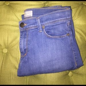 Free People Sz 28 light wash roller crop skinny