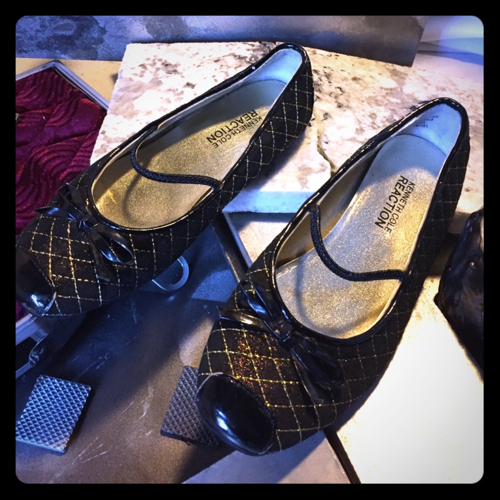 Kenneth Cole girls size 11 blk & gold dress shoes
