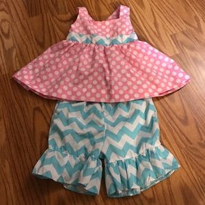 Adorable, lightweight, 2T outfit