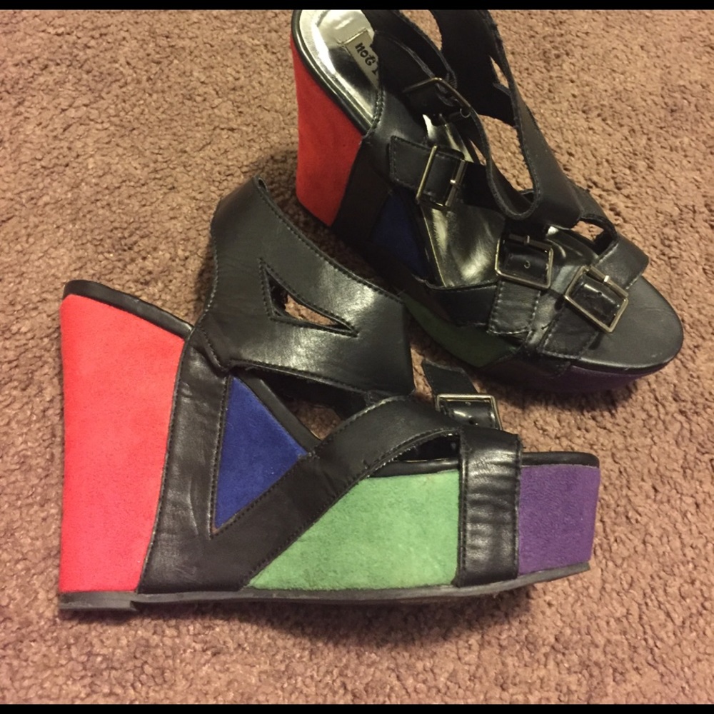Shoes - Picture 2 of 3