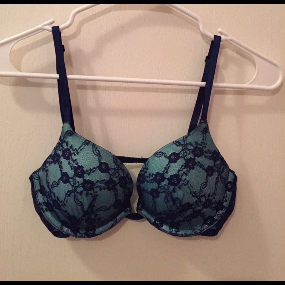 NEW VS PUSH-UP BRA.
