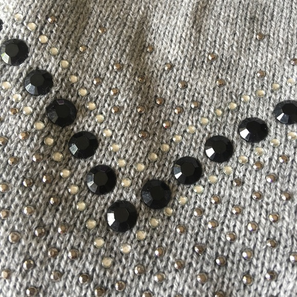 ✨Gray Wool Knit Embellished Sweater✨ - Picture 4 of 5