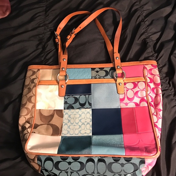 Coach Quilt Pattern Shoulder Bag - Picture 1 of 3