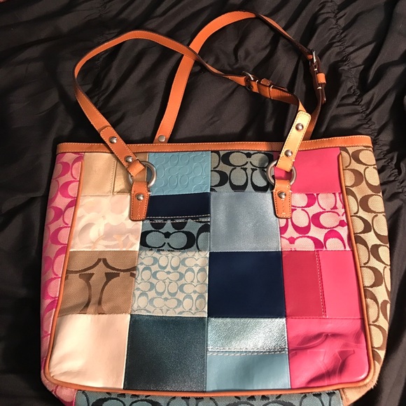 Coach Quilt Pattern Shoulder Bag - Picture 2 of 3