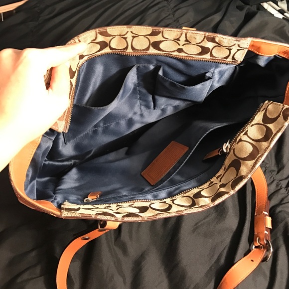 Coach Quilt Pattern Shoulder Bag - Picture 3 of 3