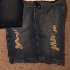 Denim distressed skirt