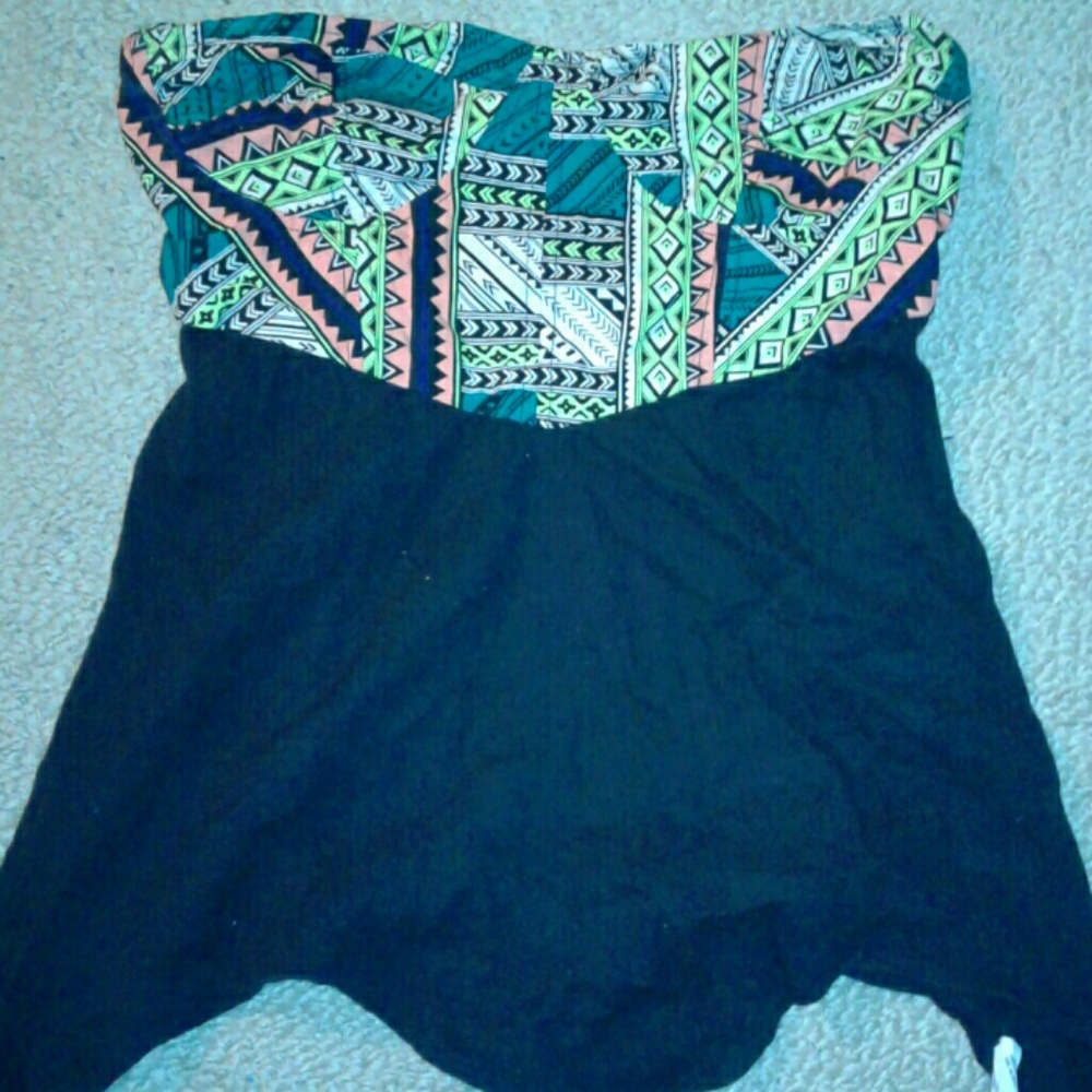 Billabong flowy strapless top