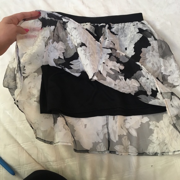 Skirt with mesh overlay from Tobi - Picture 2 of 2