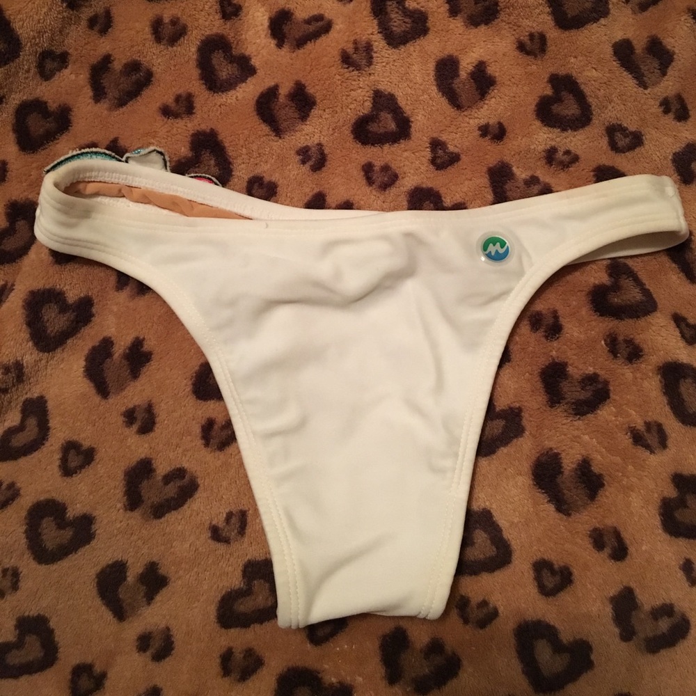 Bikini Bottom - Picture 2 of 2