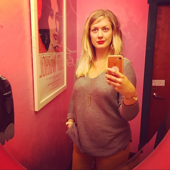 Meet your Posher, Stephanie - Picture 2 of 4