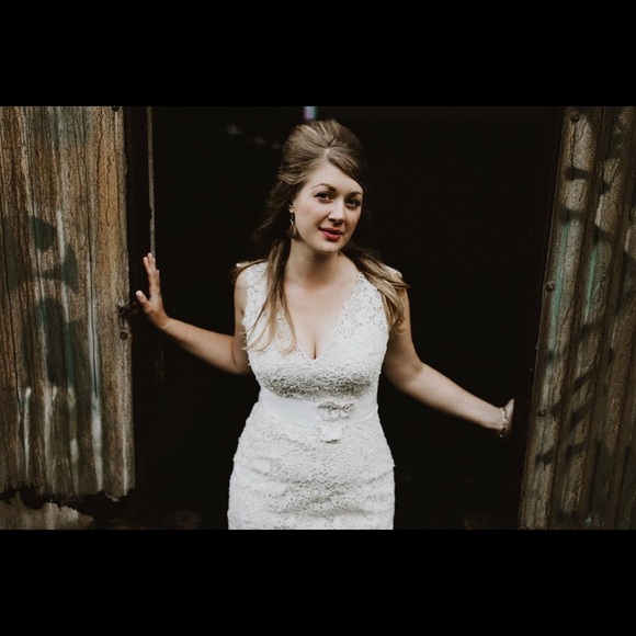 Meet your Posher, Stephanie - Picture 4 of 4