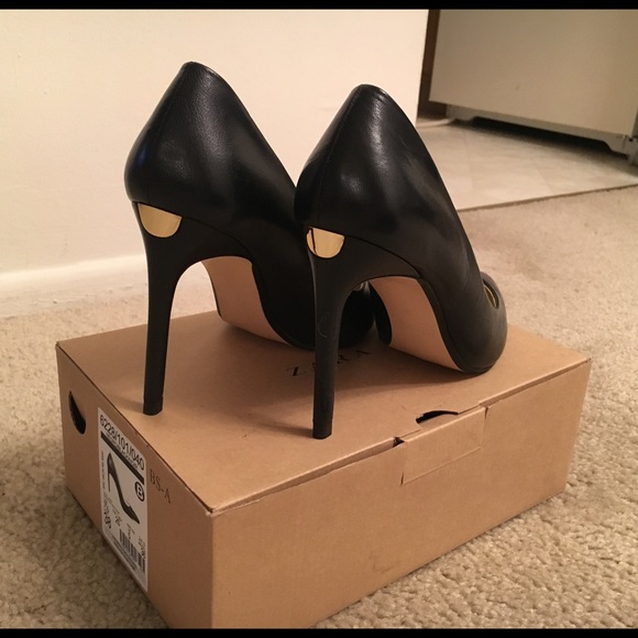Heels - Picture 2 of 4