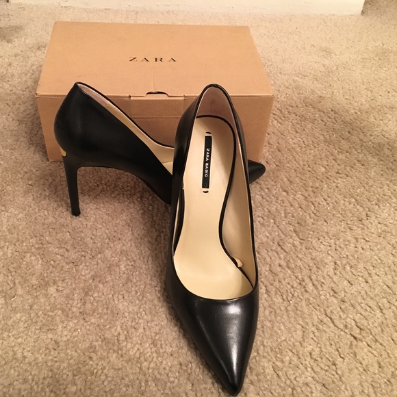 Heels - Picture 4 of 4