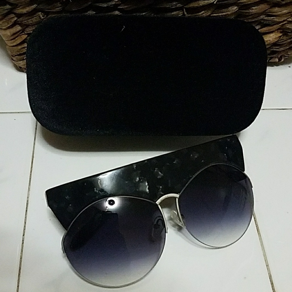 CAST round sunglasses